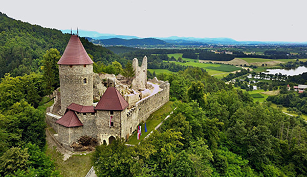 fotografija gradu Žovnek